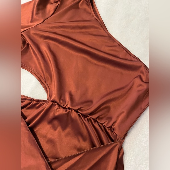 Neutral - Picture 4 of 4